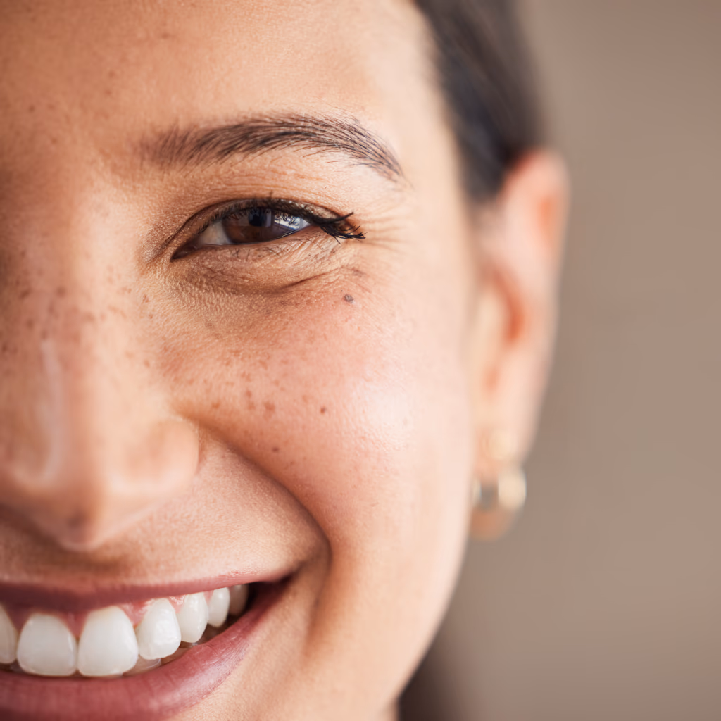 woman-smiling-face_1024-001 woman-smiling-face_1024-001